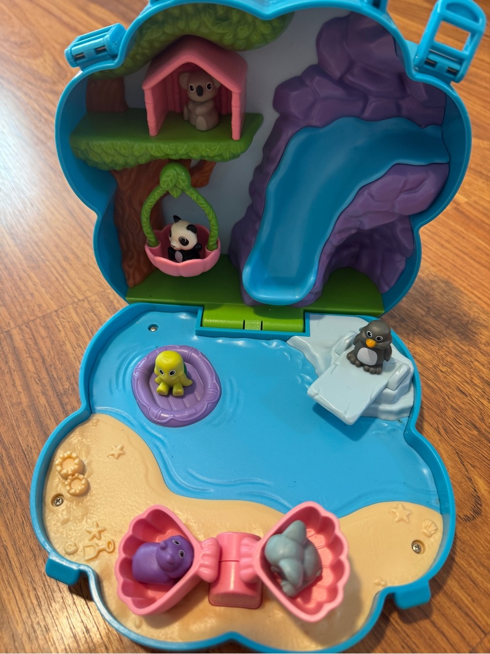 Lakeshore Learning: Carry Around Animal Town Travel Toy